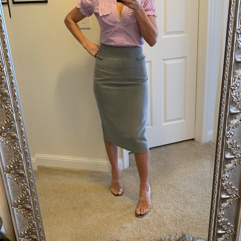 NWOT Grey skirt size 2